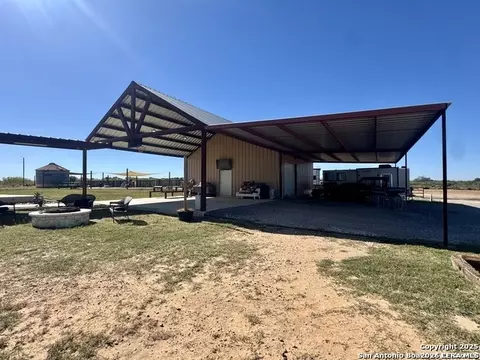 Exterior - 16489 Fm 472, Devine, TX 78016 photo 6 of 7