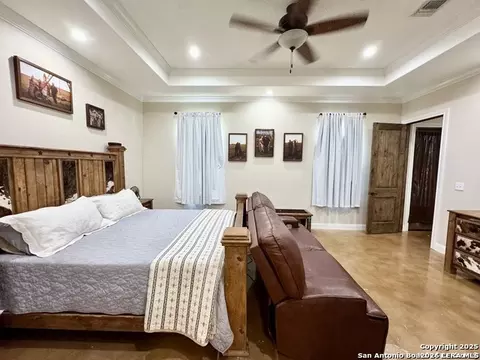 Bedroom - 16489 Fm 472, Devine, TX 78016 photo 1 of 2