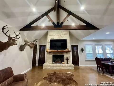 Entry Way - 16489 Fm 472, Devine, TX 78016 photo 2 of 3