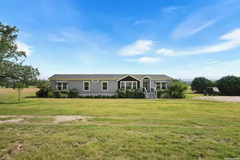 22 Cravey Rd, Boerne, TX 78006