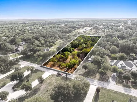 415 County Road 3830, San Antonio, TX 78253