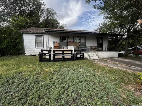 406 S Live Oak Ave, New Braunfels, TX 78130