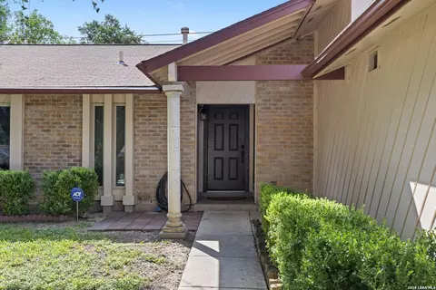 7050 Forest Meadow St, San Antonio, TX 78240