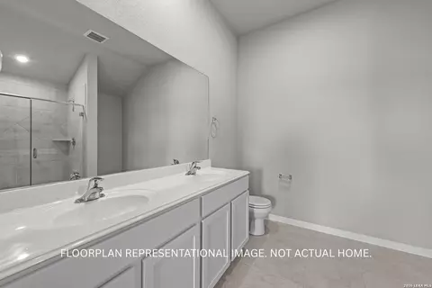 Bath - 13526 Piscina Ave, San Antonio, TX 78222 photo 1 of 1