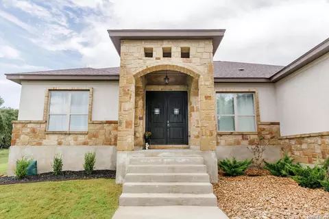 2127 Oakwood, New Braunfels, TX 78132