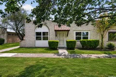10831 Crown Vw, San Antonio, TX 78239