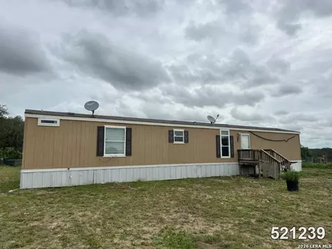 116 Sandy Ridge Dr, Poteet, TX 78065