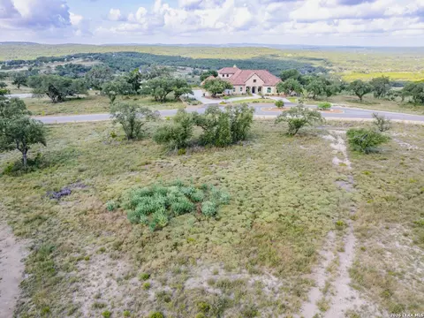 1814 Paradise Pkwy, Canyon Lake, TX 78133