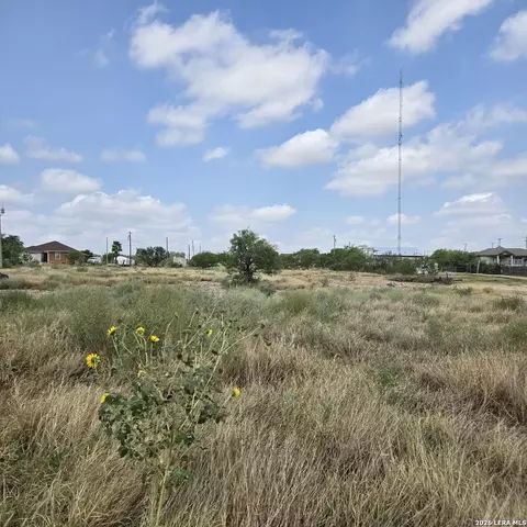 736 Chula Vista Rd, Eagle Pass, TX 78852 photo 7