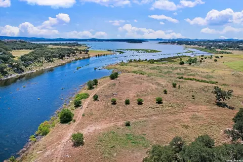 539 Clay Rdg, Canyon Lake, TX 78133