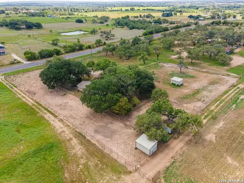 2095 E Fm 1518, Saint Hedwig, TX 78152