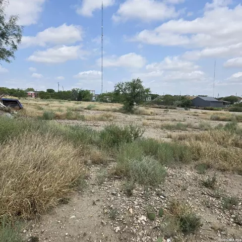 752 Chula Vista Rd, Eagle Pass, TX 78852 photo 4