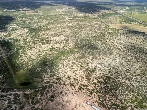 View/Area - 1051 Whitney Rd, Eagle Pass, TX 78852 photo 10 of 12