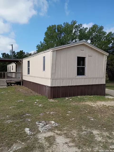 865 Qappuella Dr, Canyon Lake, TX 78133