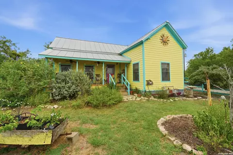 1539 County Road 188, Karnes City, TX 78118