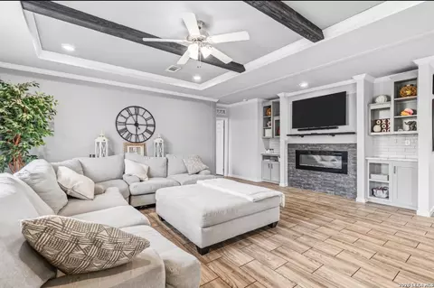 441 County Road 2615, Rio Medina, TX 78066
