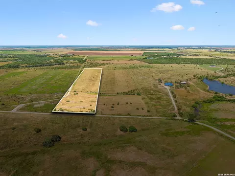 4386 Cr 132, Floresville, TX 78114