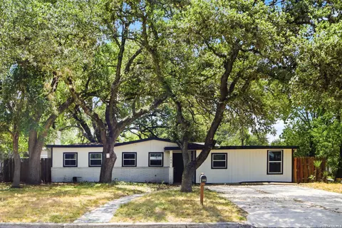 202 Brettonwood, San Antonio, TX 78218
