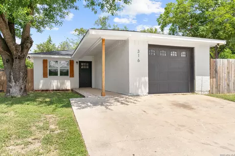 316 George, Kerrville, TX 78028