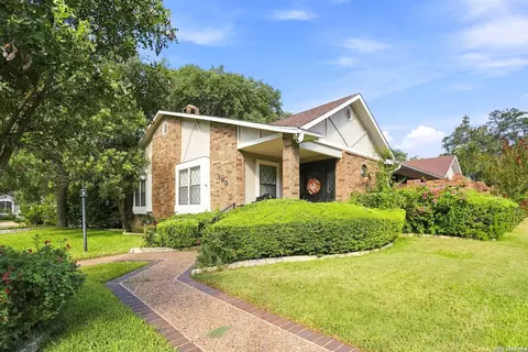 100 Elizabeth Ann Ct, Castle Hills, TX 78213
