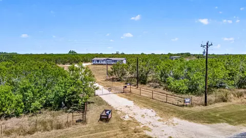 3660 Bluntzer Rd, Jourdanton, TX 78026