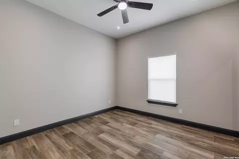 Bedroom - 1022 Colon Ln, Eagle Pass, TX 78852 photo 4 of 6