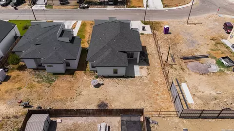 View/Area - 1022 Colon Ln, Eagle Pass, TX 78852 photo 3 of 7