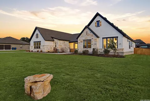 130 Piper St, Castroville, TX 78009