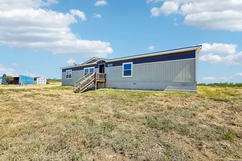 290 Lilly Bear Ln, Moore, TX 78057