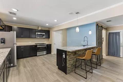 3203 Shady Spgs, San Antonio, TX 78230
