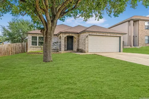 8015 Chestnut Gate Dr, Converse, TX 78109