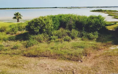 459 Eagery Island Rd, Taft, TX 78390