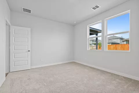 Bedroom - 5515 Franklin Hls, Von Ormy, TX 78073 photo 2 of 4