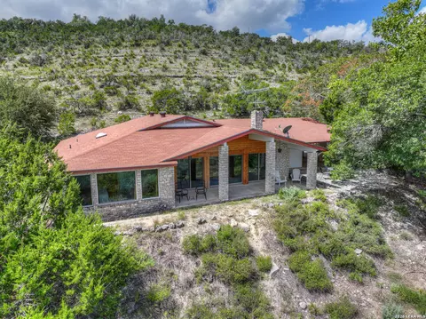 447 Madrona Dr, New Braunfels, TX 78132