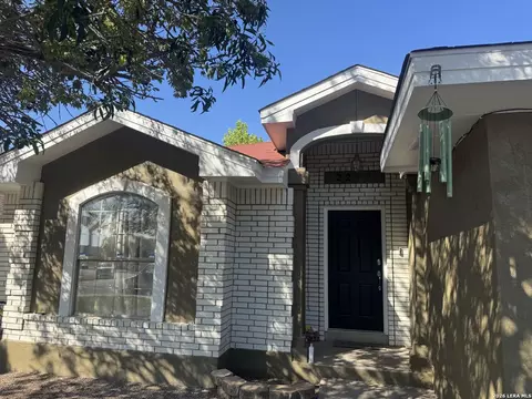 2243 Malibu Blvd, Eagle Pass, TX 78852