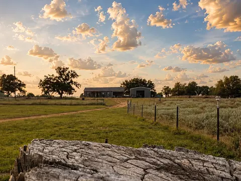 1754 County Road 467, Stockdale, TX 78160
