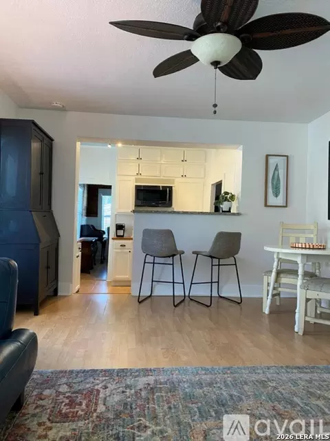 1009 Gillespie St, San Antonio, TX 78212