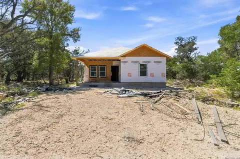 1301 Winding Creek Trl, Spring Branch, TX 78070
