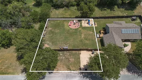 355 S Plum Ave, New Braunfels, TX 78130