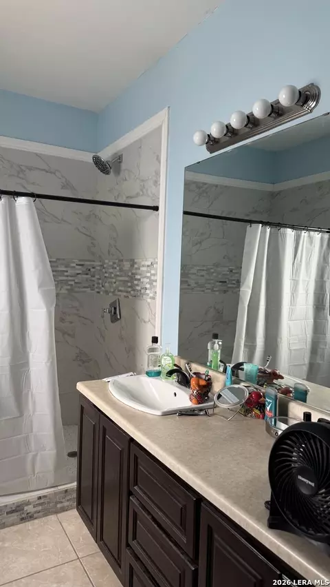 Bath - 116 View Dr, Eagle Pass, TX 78852 photo 4 of 5