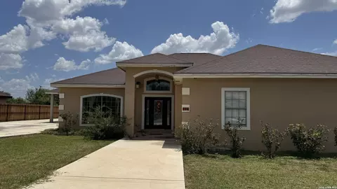 Exterior - 116 View Dr, Eagle Pass, TX 78852 photo 3 of 7