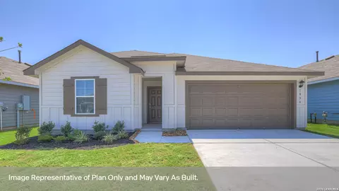 1057 Seedling Ln, Seguin, TX 78155