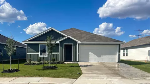 1006 Gladys Run, Seguin, TX 78155