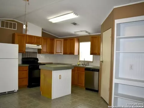 Kitchen - 385 W County Road 5719, Devine, TX 78016 photo 2 of 2