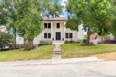 7738 Oakhill Park Dr, San Antonio, TX 78249