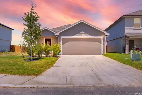 1675 House Finch Dr, San Antonio, TX 78253