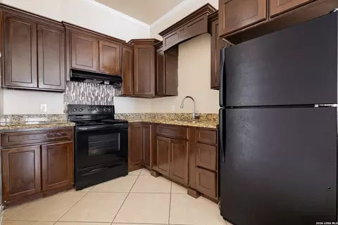Kitchen - 1016 Ritchie Rd, Eagle Pass, TX 78852 photo 2 of 4