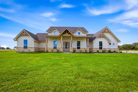 314 Firewheel Loop, Floresville, TX 78114