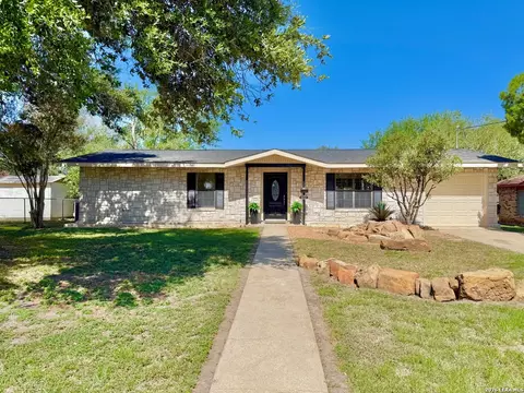 512 S S Park, Karnes City, TX 78118