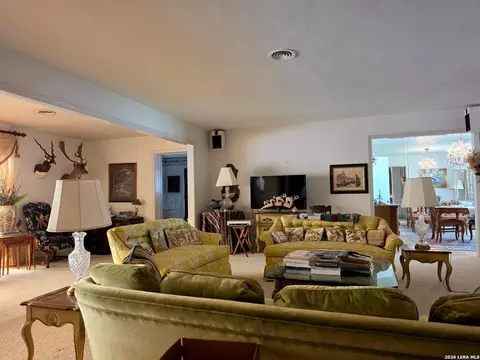Living - 905 Tilden, Cotulla, TX 78014 photo 2 of 2